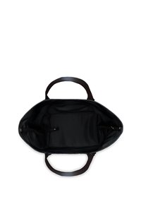 Schwarze Ledertasche mit dunklem Stoffinnenraum, ausgestattet mit zwei stabilen Griffen und Reißverschlüssen. Geräumiges Design ohne Außentaschen.