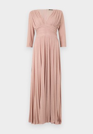 Maxi kjole i blød lyserød stof med en subtil glans, med 3/4 ærmer, plisseret liv og flydende plisseret nederdel.