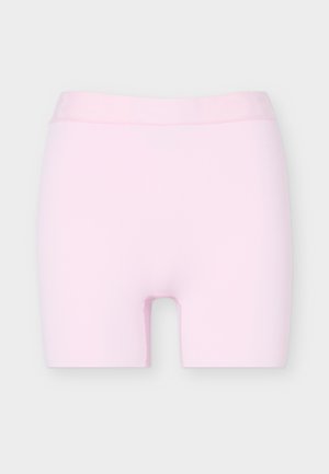 Lyserosa stretchy shorts med bred midje og midt på låret-lengde, vist mot en hvit bakgrunn.