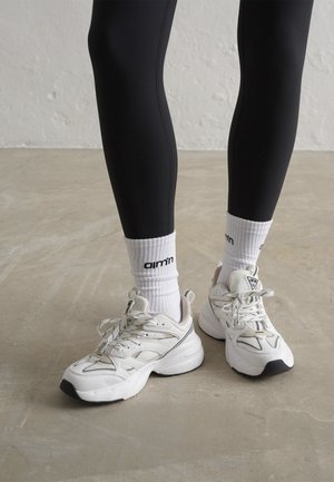 aim’n®, AIM'N LOGO ANKLE SOCKS 3-PACK - Sportsokken - white