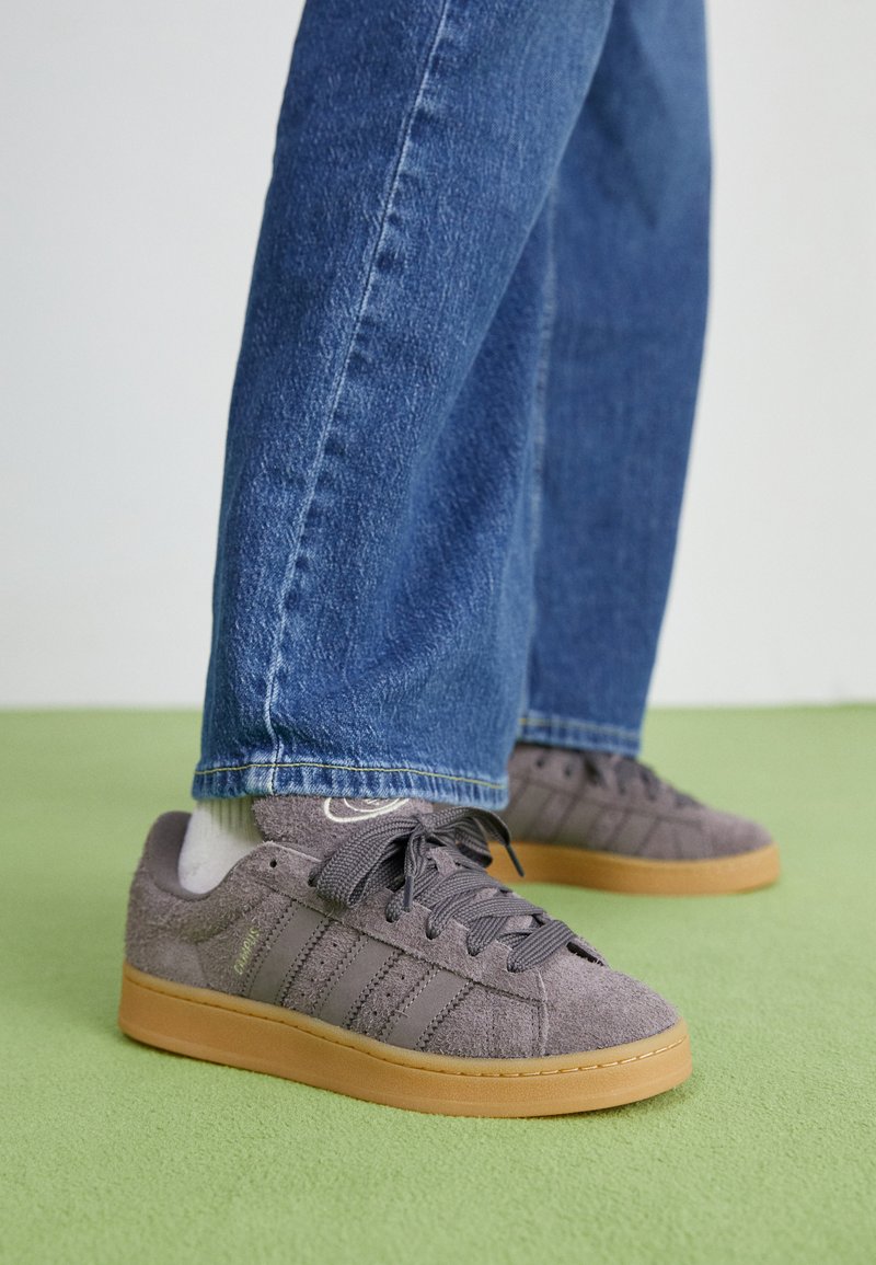 adidas Originals CAMPUS 00S UNISEX - Skate shoes - charcoal/putty  grey/anthracite - Zalando
