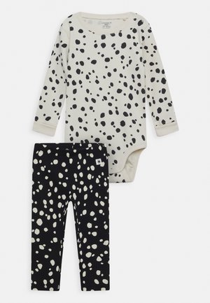 ALL OVER UNISEX SET - Pyjama - light beige