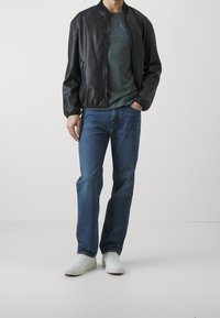 Armani Exchange Imiteret læderjakke - black