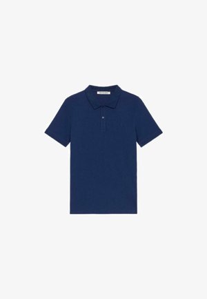 Dunkelblaues Poloshirt aus Baumwolle mit klassischem Kragen, kurzen Ärmeln und einem dezenten Logo auf der linken Brust. Flacher Saum.