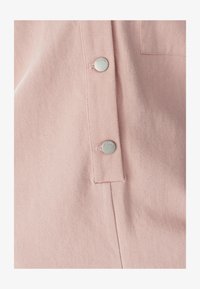 Odabrano, pale pink