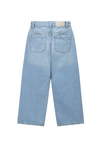 Lichtblauwe wijde spijkerbroeken gezien vanuit de achterkant met twee zakken en riemlussen op de tailleband.