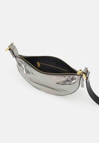 AllSaints HALF MOON  - Borsa a tracolla - silver-coloured