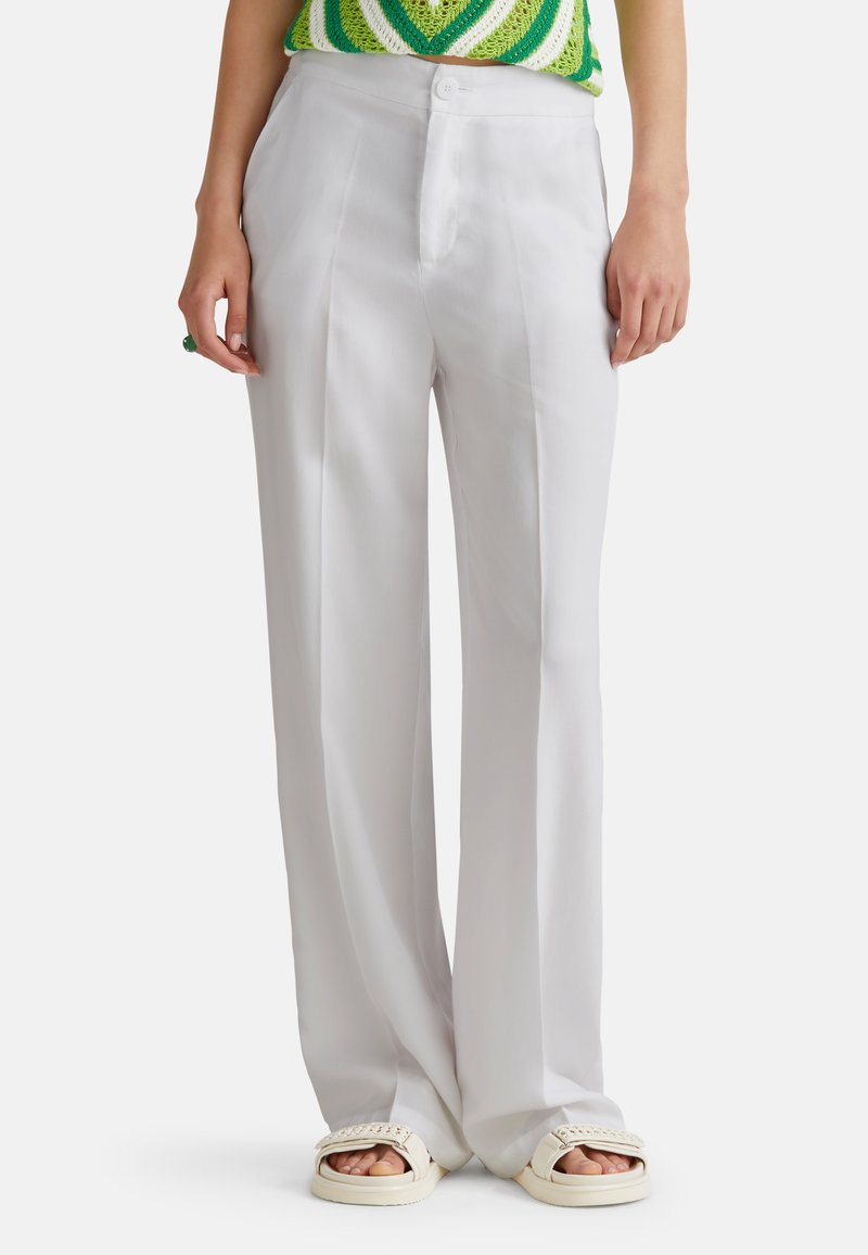 United Colors of Benetton Kalhoty - white