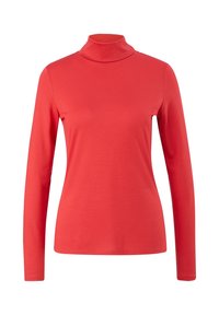 Rode langemouw turtleneck shirt met een aansluitende silhouet en een gladde stof, weergegeven tegen een witte achtergrond.