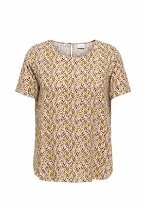 Bluzka z krótkim rękawem z różowym, brązowym i beżowym wzorem w zygzak oraz okrągłym dekoltem, przedstawiona na białym tle.