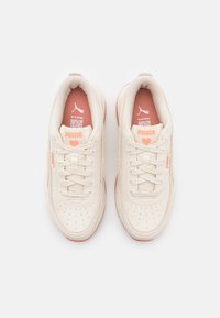 Puma CILIA MODE COQUETTE - Sporta apavi - warm white/deeva peach/alpine snow
