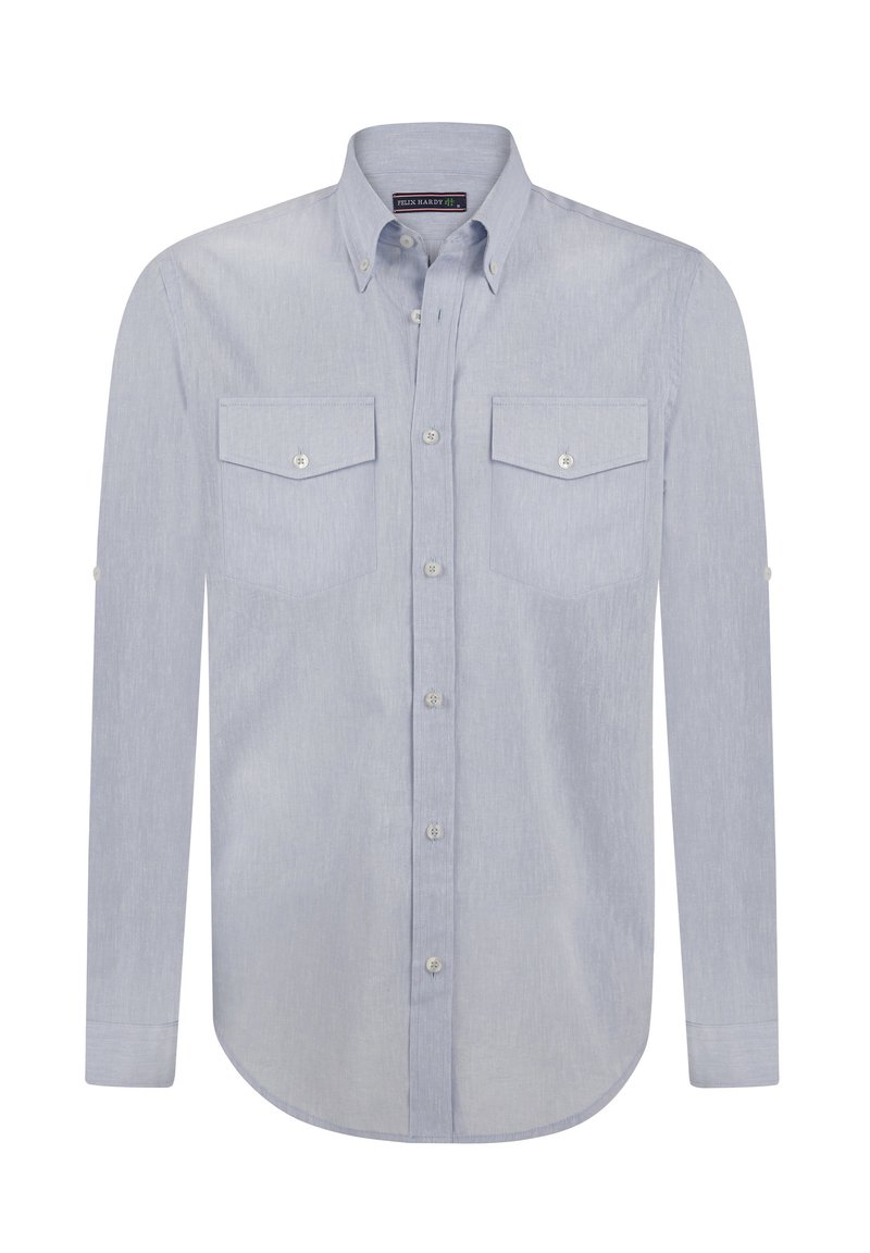 Button-up skjorte i lyseblå stof med et tekstureret mønster, to brystlommer og en buet kant. Har en klassisk krave og knapmanchetter.