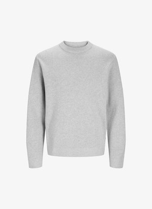 Világosszürke pulóver, strukturált kötött anyagból készült, kerek nyakkivágással és hosszú ujjakból áll, egyenes aljrésszel.