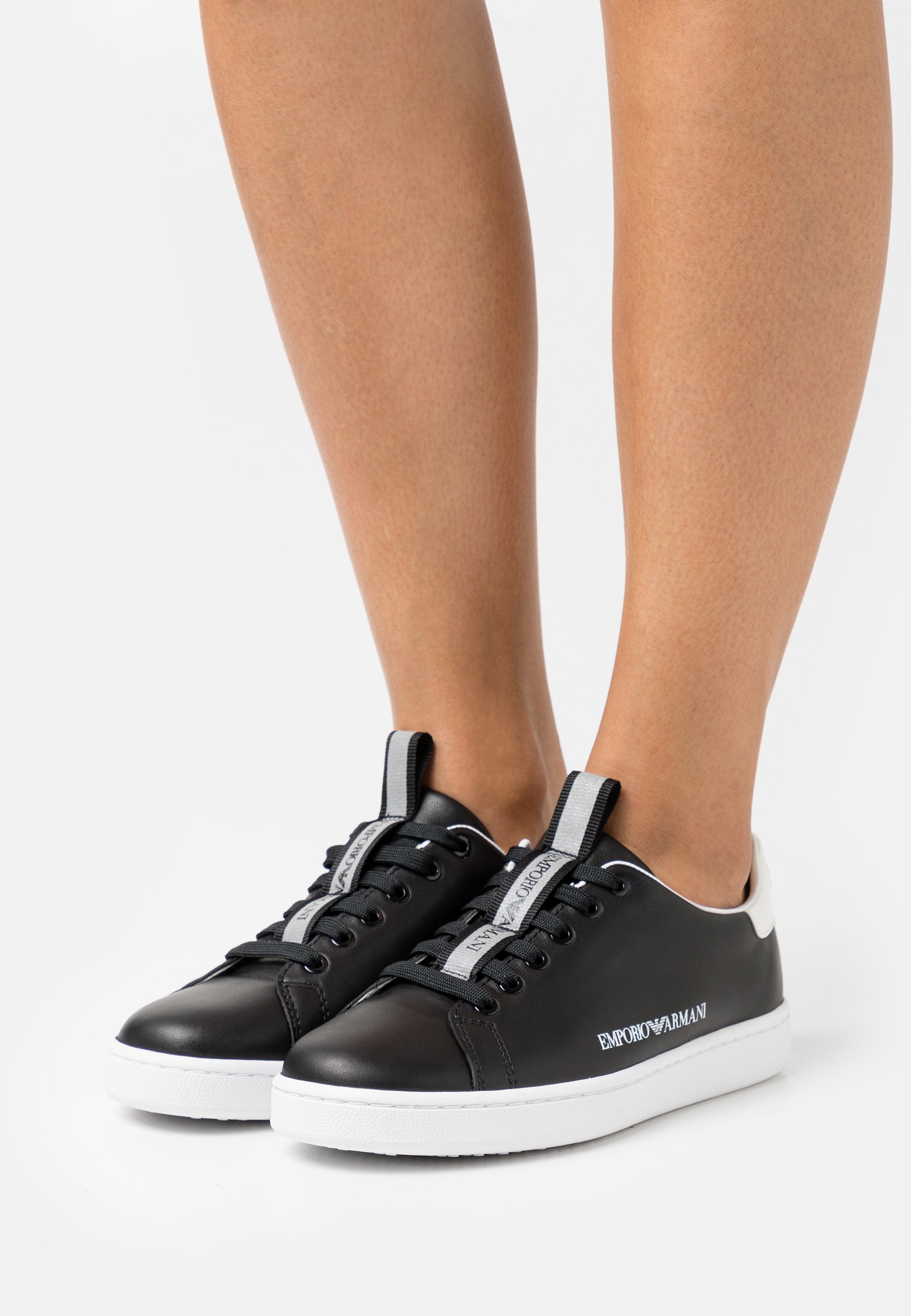 Emporio Armani Sneakers laag - black/white/Zwart - Zalando.nl