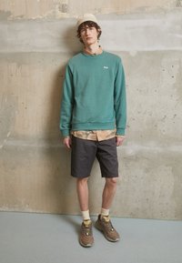 Thumbnail Image 3