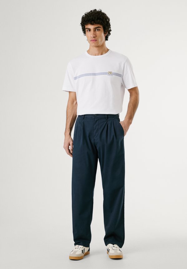 RELAXED PLEATED PANT - Trousers3