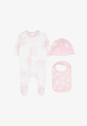 Set di abbigliamento per neonati composto da un body bianco con motivo floreale rosa, un cappellino rosa coordinato e un bavaglino. Tessuto morbido con bottoni a pressione per un facile reindossamento.