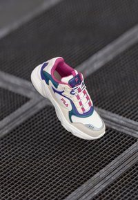 Fila COLLENE - Trainers - turtledove/ultra violet