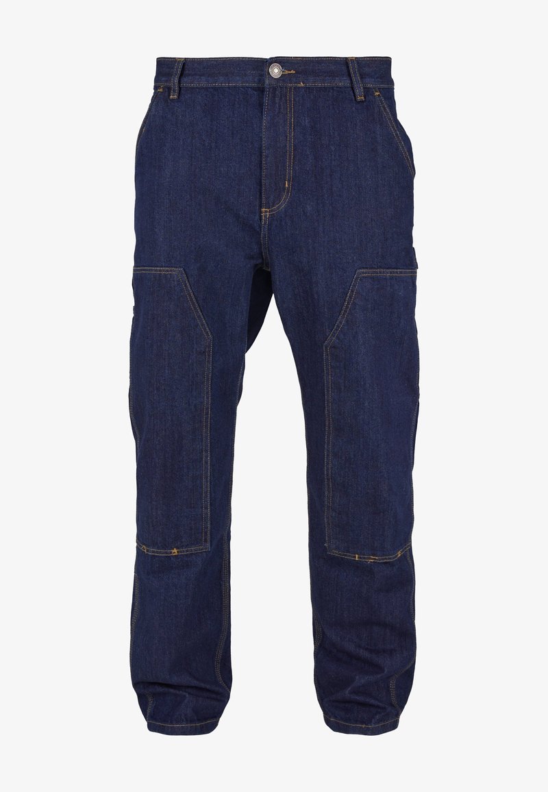 Pantalones cargo de mezclilla en azul oscuro con costuras amarillas. Presenta dos bolsillos frontales y dos bolsillos laterales con un diseño de ajuste relajado.