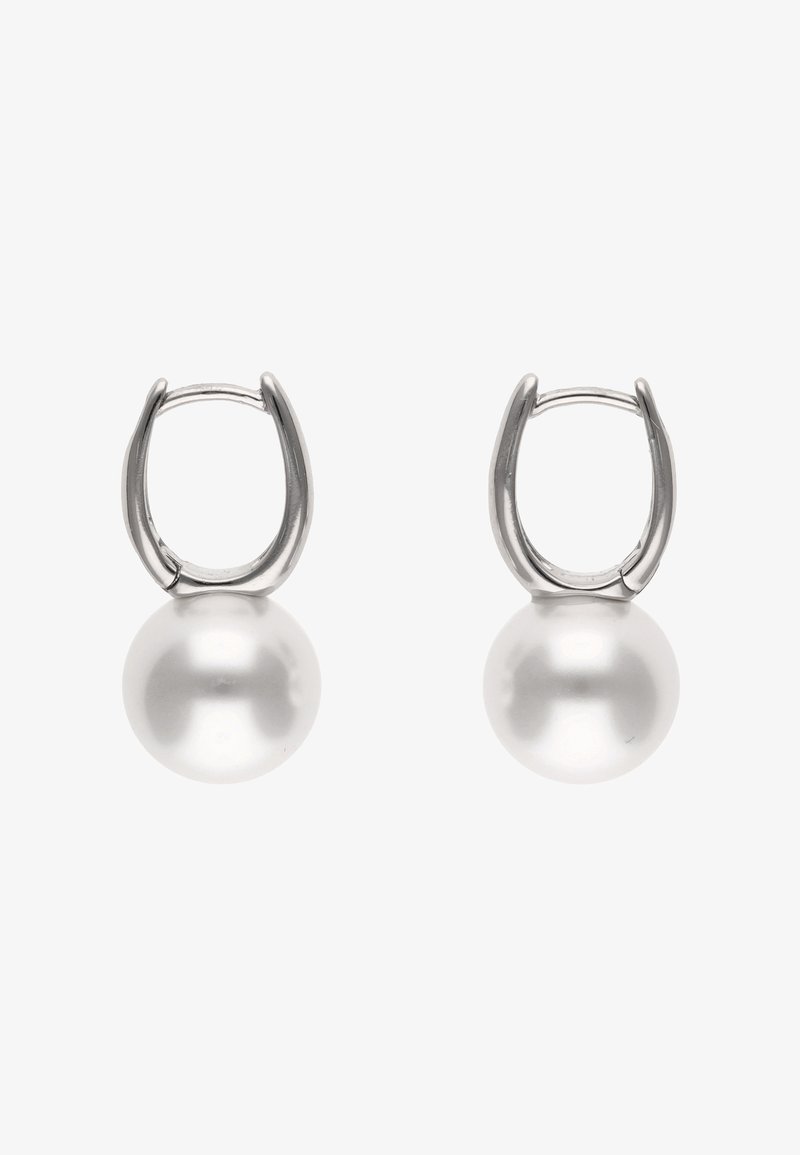 Náušnice ve stříbrném tónu s velkými, kulatými, lesklými bílými perlami. Design je hladký s lesklou povrchovou úpravou a jednoduchým uzavíracím mechanismem.