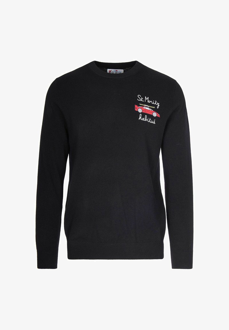 Maglione nero a maniche lunghe con collo rotondo, che presenta una grafica di una macchina rossa e il testo "St. Moritz habitué" sulla parte superiore sinistra del petto.