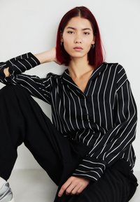 GAP Paitapusero - black