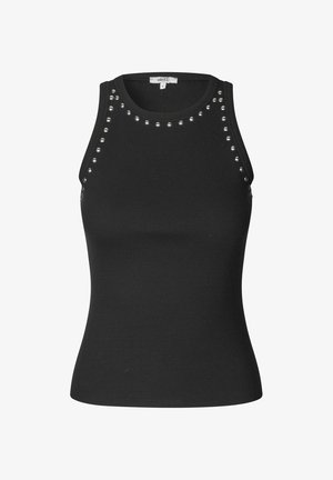 Črn rebrast brezrokavnik s krožnim izrezom, okrašen s srebrnimi žebljički ob ramenskem delu, izdelan iz elastičnega materiala za prilega videz.