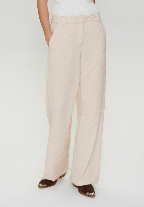 NUSTRUKKA  - Stoffhose - pearl