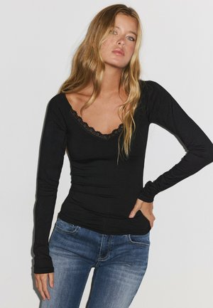 Stradivarius, LONG SLEEVE LACE V-NECK T-SHIRT WITH UNDER-BUST DETAIL - Long sleeved top - mottled black