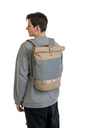 COMMUTE M - Rucksack - sand