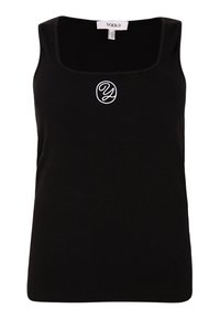 Zwarte tanktop met een geribbelde structuur, met een vierkante halslijn en een wit geborduurd logo op de voorkant. Eenvoudig, figuurvolgend ontwerp.