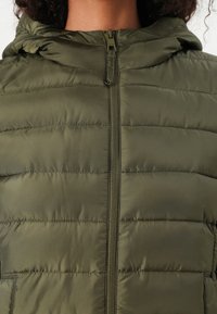 TOM TAILOR DENIM LIGHTWEIGHT PUFFER JACKET - Lengva striukė - grape leaf green