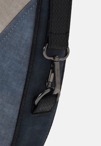 Desigual BOLS STERLINA NAMPA - Sac à main - blue