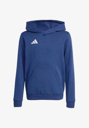 Niebieska bluza z kapturem, kieszenią z przodu oraz białym logo Adidas na piersi, pokazana na białym tle.