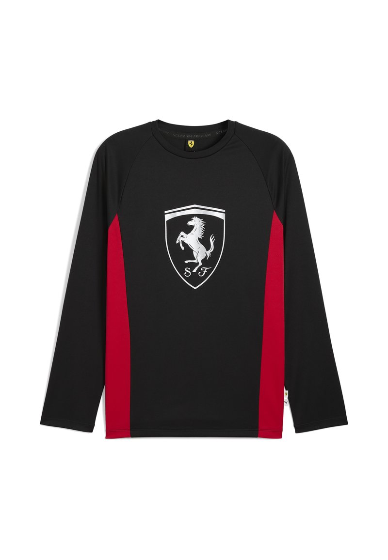 Cămașă neagră cu mâneci lungi, dotată cu panouri laterale roșii, având un logo și un design de scut Ferrari argintiu pe față, realizată dintr-un material neted și respirabil.