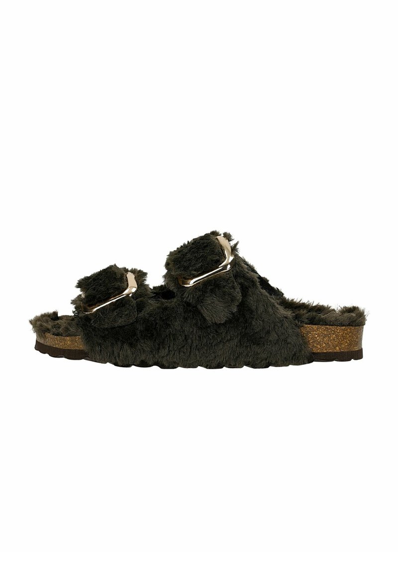 Dunkelgrüne, kuschelige Pantoffelsandalen mit zwei verstellbaren Riemen, silbernen Schnallen und einem Korkfußbett; strukturierte Oberseite mit Ausschnittdetails.