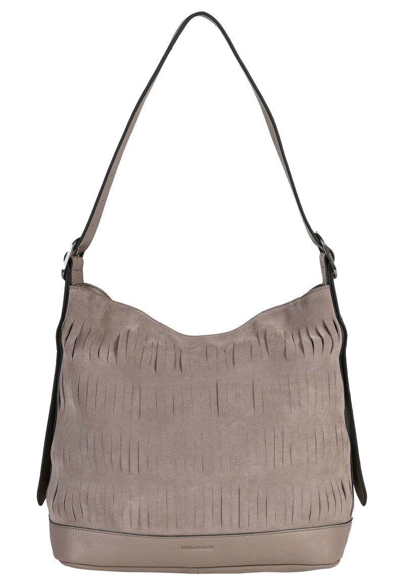 Beige hobo-laukku mokkanahkaa, jossa pystysuorat hapsut, pehmeä tekstuuri ja kontrastivärinen musta olkahihna. Laukussa on sileä nahkapohja.