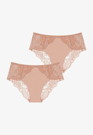 Beige kanten slipjes met een bloemachtige kantafwerking en naadloos ontwerp. Zacht materiaal met complexe patronen langs de randen. Verpakt per twee.