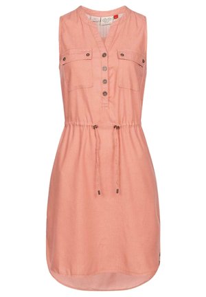 Ærmeløs koralrosa kjole med brystlommer med knapper, knaplukning foran, snøre i taljen og afrundet kant.
