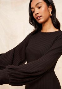 Friends Like These PETITE FIT - LONG SLEEVE BATWING MIDI - Pulóverruha - black