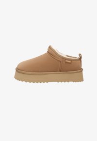 Unselected, chestnut