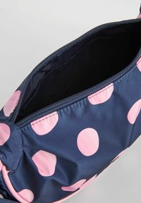 Cath Kidston ROUND MINI - REGULAR FIT - Keresztpántos táska - navy blue spot