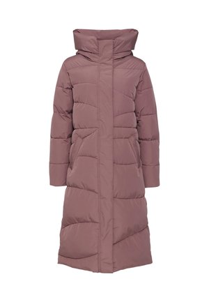 Langer, gepolsterter Mantel in Mauve mit hohem Kragen, der zwei Fronttaschen und horizontale Steppnähte aufweist. Glatte Textur, synthetisches Material.