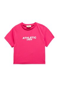 Lyserød cropped t-shirt lavet af glat stof med rund hals. Har teksten "ATHLETIC CREW" i hvid skrift henover forsiden.