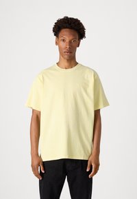 Levi's® VINTAGE - Pamata T-krekls - yellow
