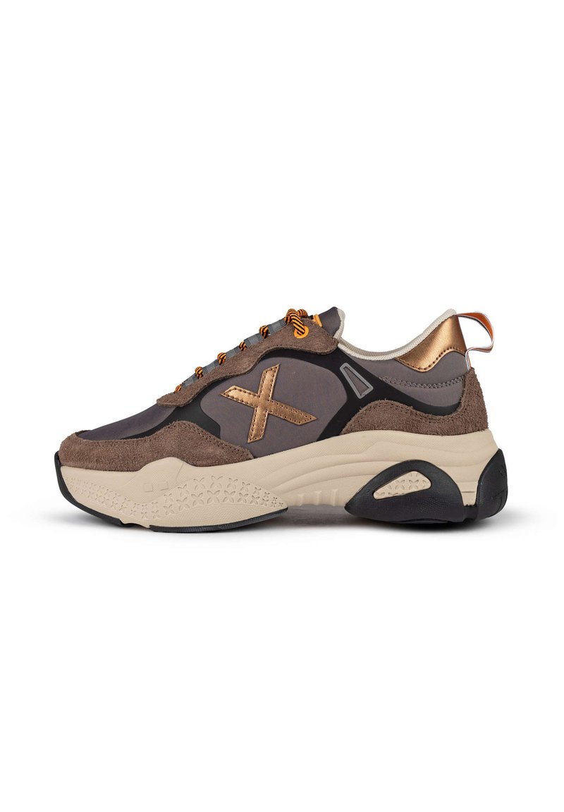 MUNICH Zapatillas - brown