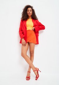 Cesare Gaspari Korolliset sandaalit - red
