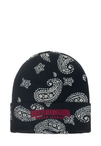 Czarna czapka z białymi wzorami paisley i wywiniętym mankietem z czerwonym napisem "True Religion Brand Jeans".