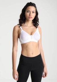 triaction by Triumph - TROPHY NON WIRED - High support sports bra - white Thumbnail Image 1