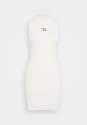 Fehér bordázott ujjatlan ruha magas nyakkal és finom ovális díszítéssel a mellrészen. Szoros siluett. Puha, rugalmas anyag.